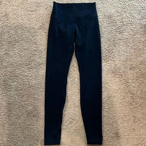Wunder Under 28” navy leggings